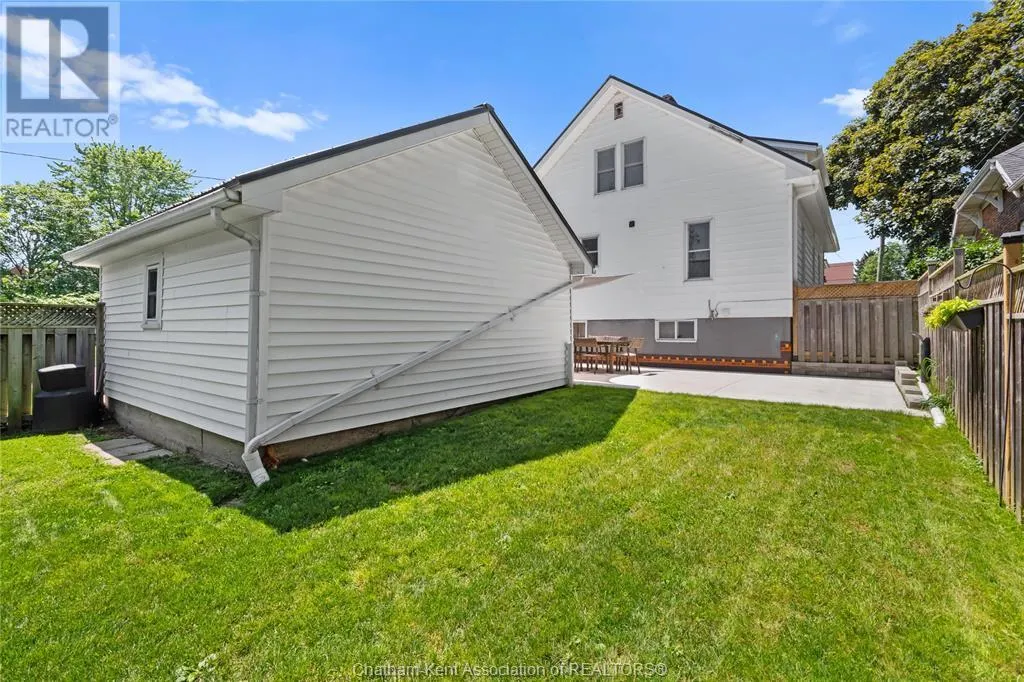 330 Talbot STREET West