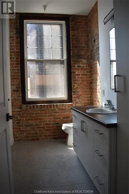 164 King STREET Unit# 201