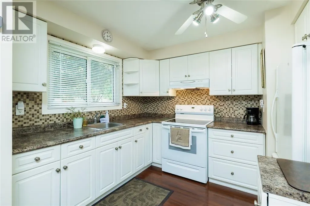 27 TURNER DRIVE Unit# 17, #17