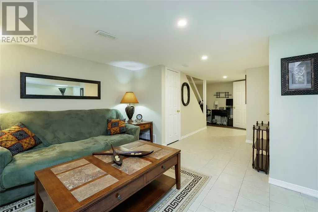 27 TURNER DRIVE Unit# 17, #17