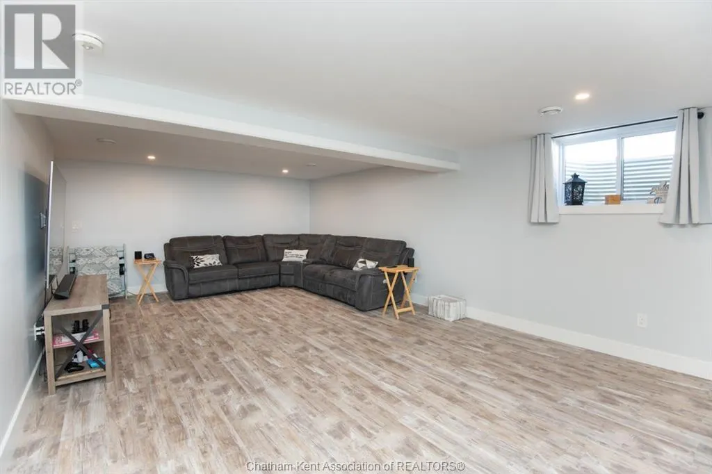 7 VENTURE CRESCENT