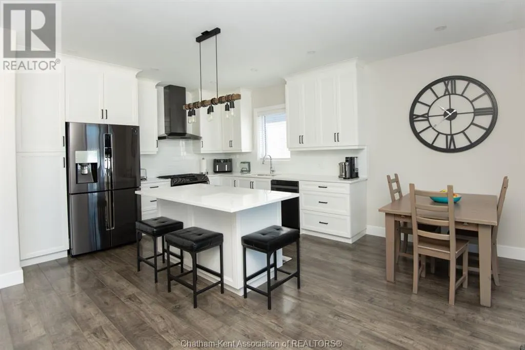 7 VENTURE CRESCENT