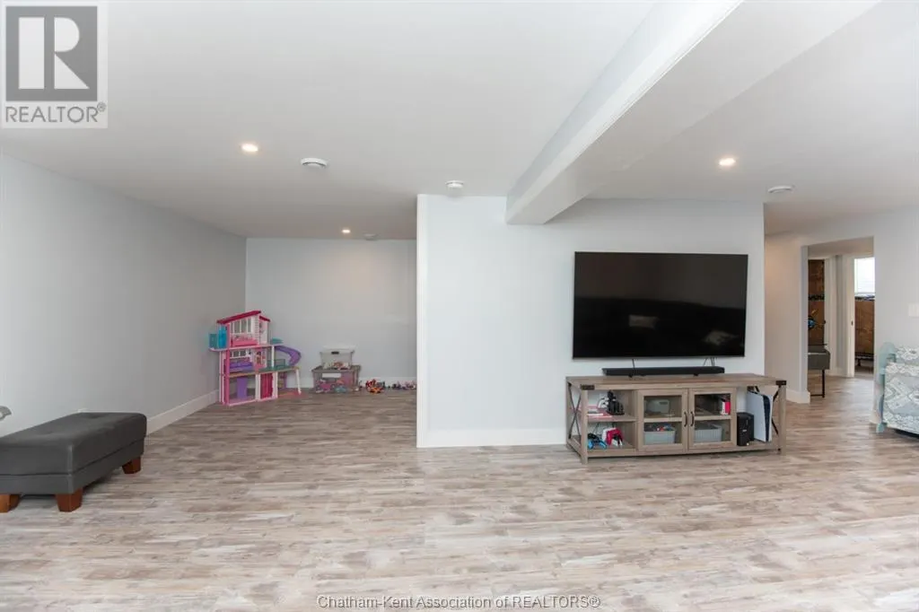 7 VENTURE CRESCENT