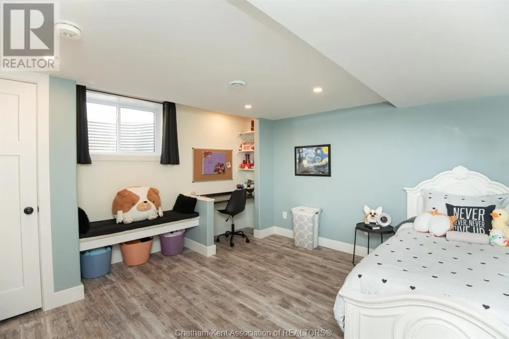 7 VENTURE CRESCENT