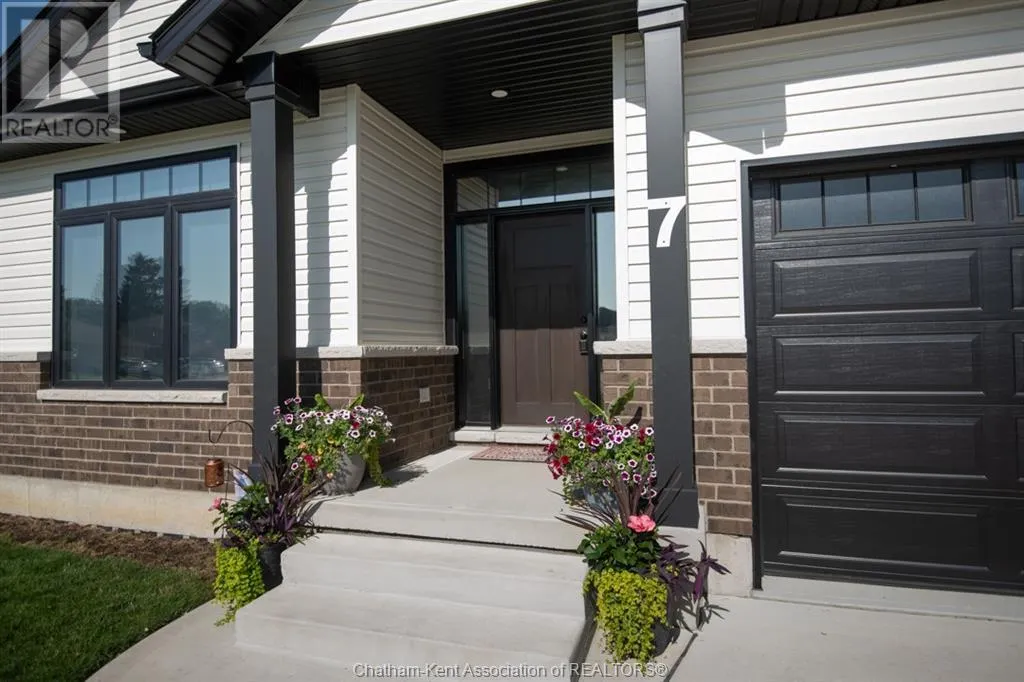 7 VENTURE CRESCENT