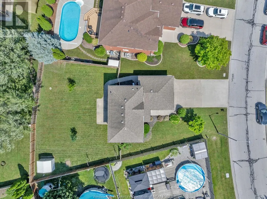 12720 SHELLY COURT