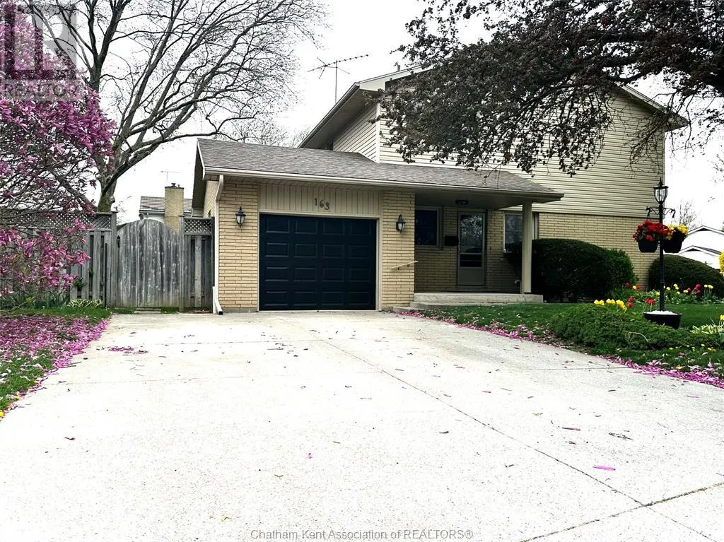 163 Cecile AVENUE