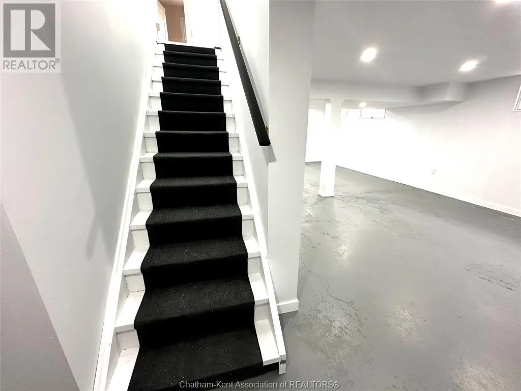 163 Cecile AVENUE