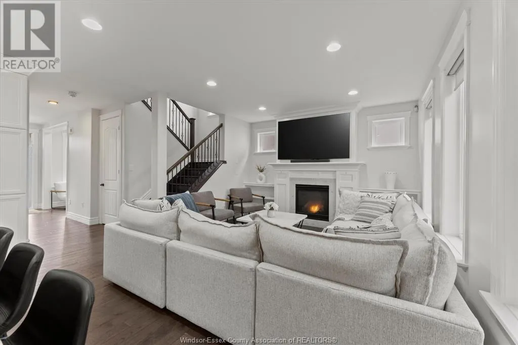 3893 ST. FRANCIS