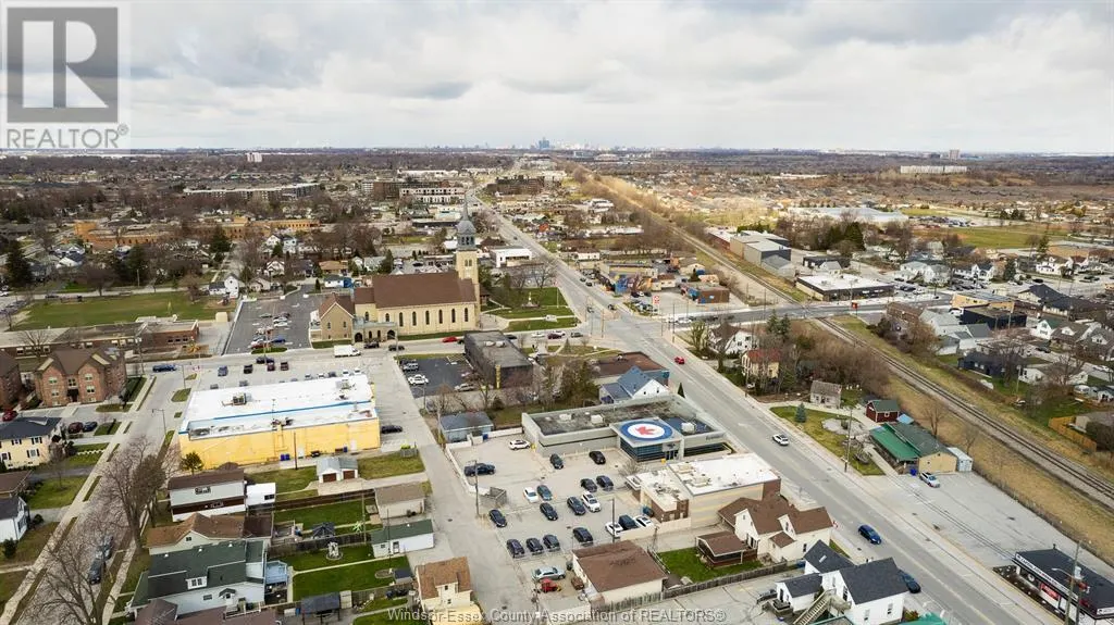 12325 TECUMSEH ROAD East