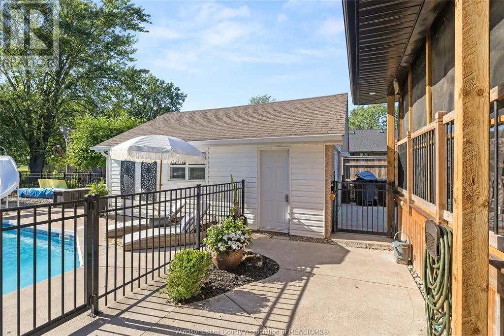 4259 Roseland DRIVE East
