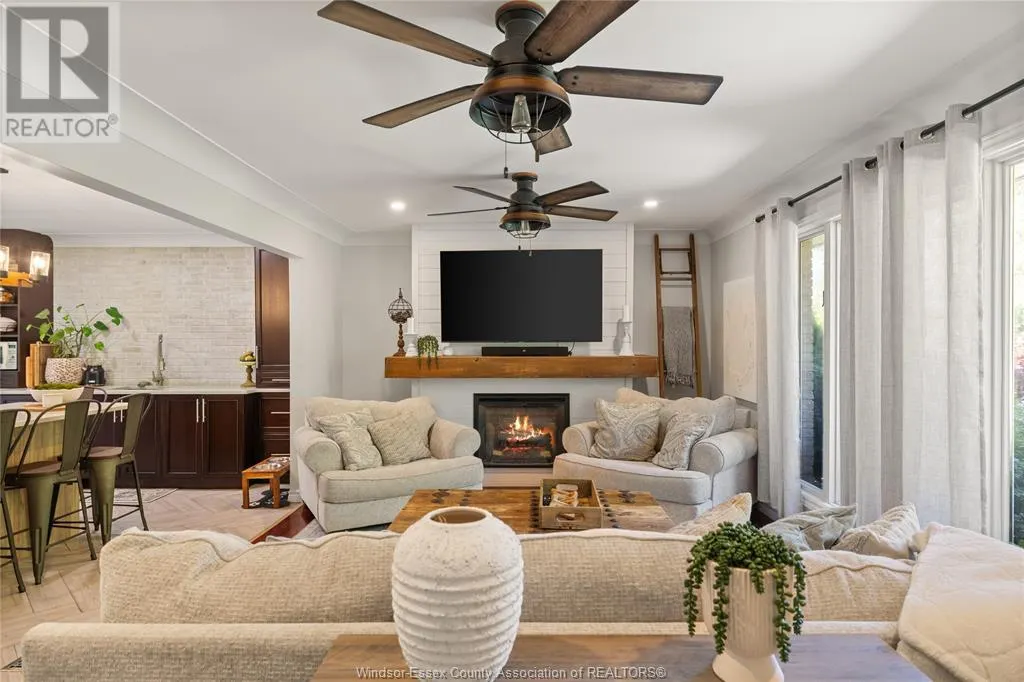 4259 Roseland DRIVE East
