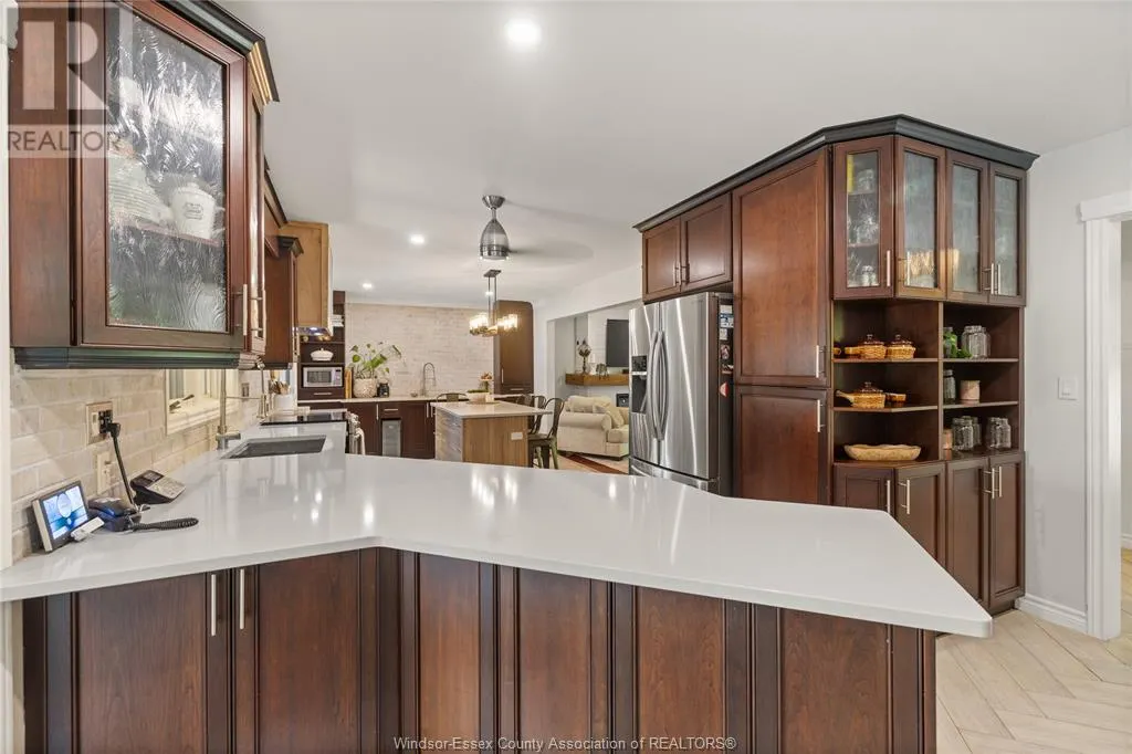 4259 Roseland DRIVE East