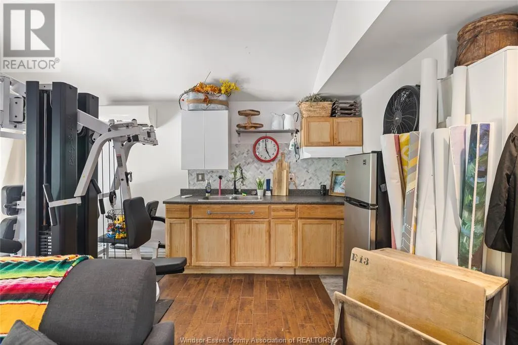 4259 Roseland DRIVE East