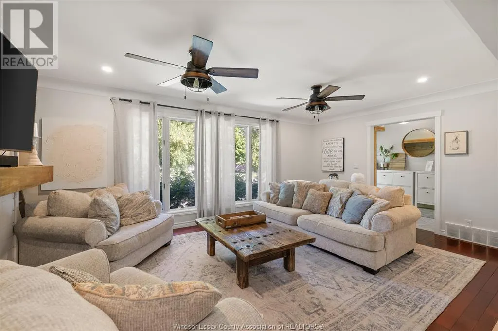 4259 Roseland DRIVE East