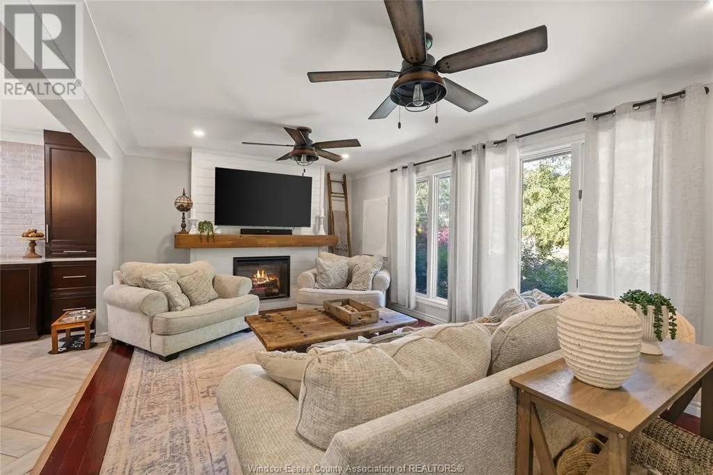 4259 Roseland DRIVE East