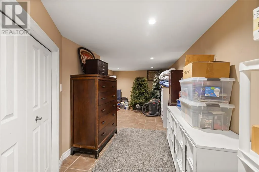 4259 Roseland DRIVE East
