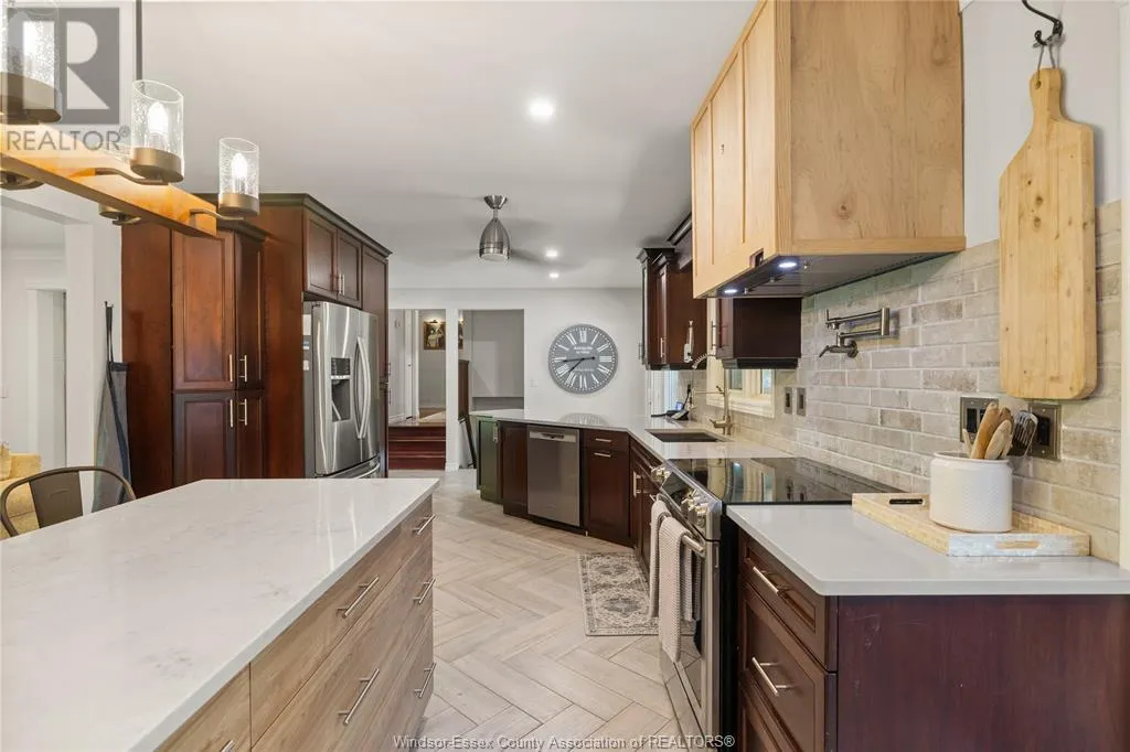 4259 Roseland DRIVE East