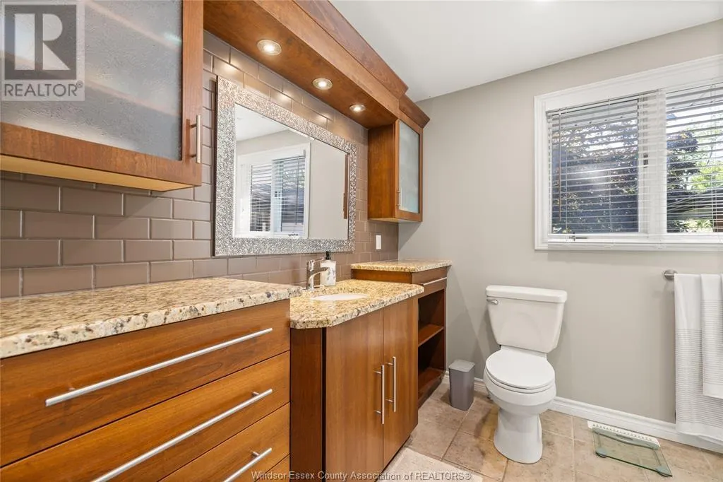 4259 Roseland DRIVE East