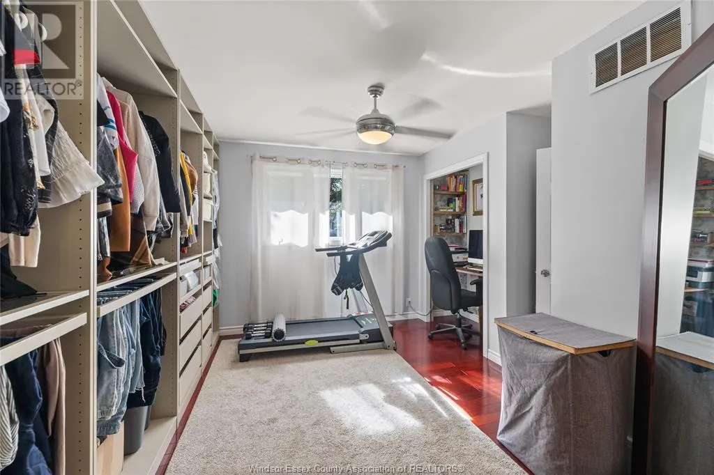 4259 Roseland DRIVE East