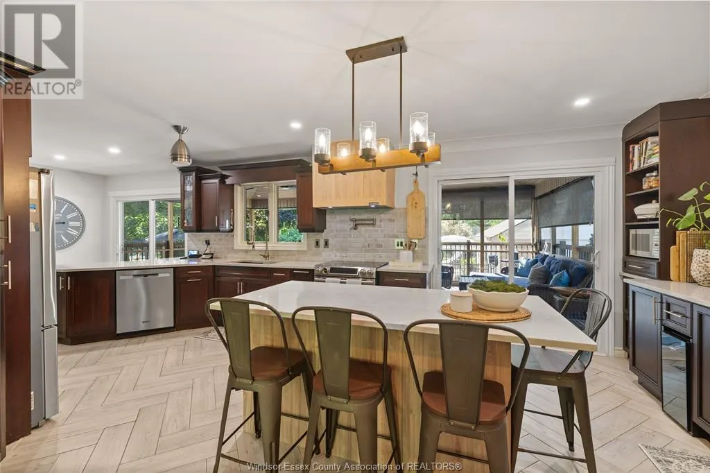 4259 Roseland DRIVE East