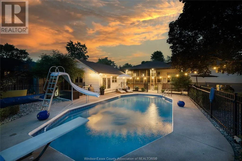4259 Roseland DRIVE East
