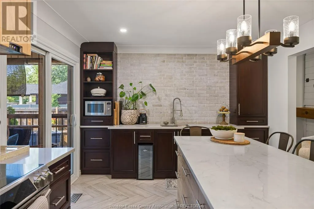 4259 Roseland DRIVE East