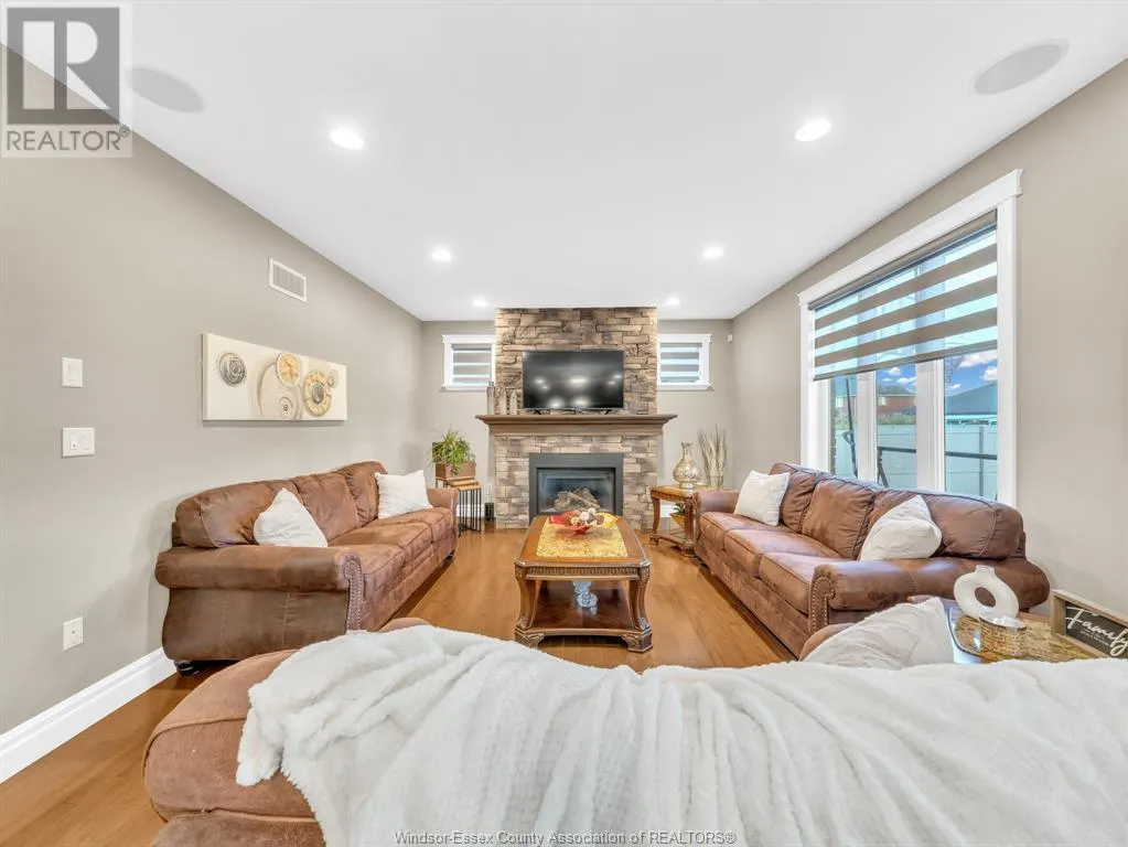 374 POPLAR DRIVE