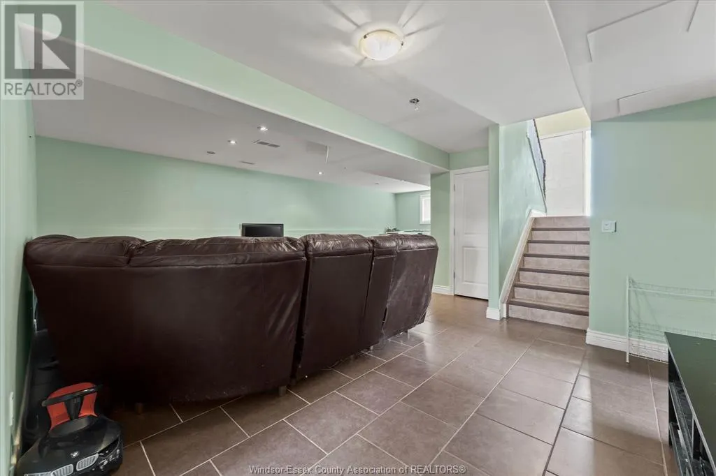 379 SELLICK DRIVE