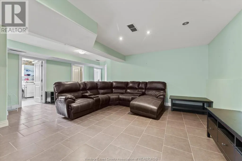 379 SELLICK DRIVE