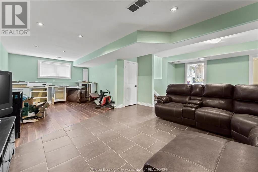 379 SELLICK DRIVE