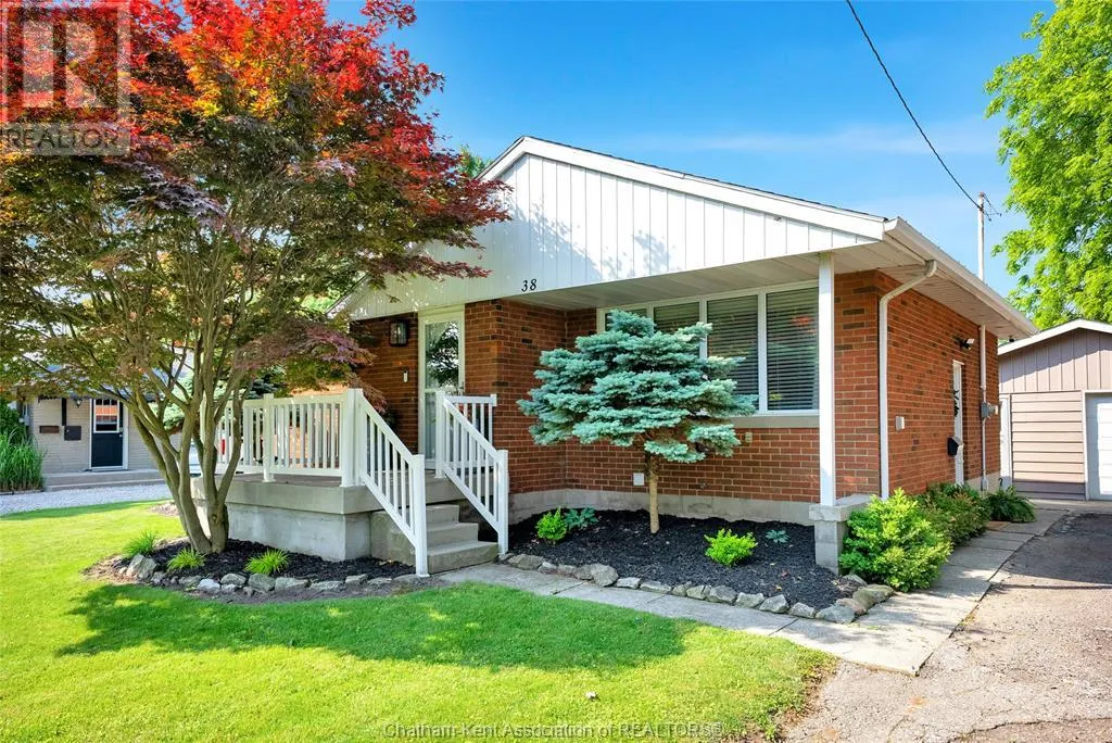 38 Burton AVENUE