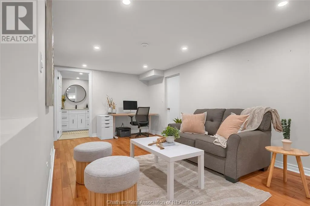 38 Burton AVENUE