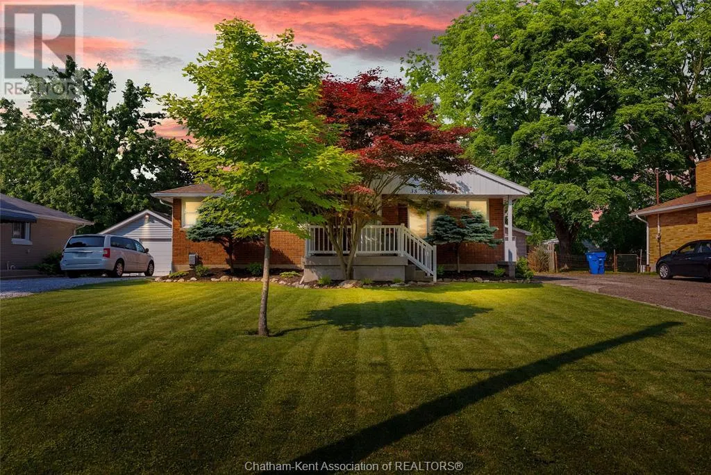 38 Burton AVENUE
