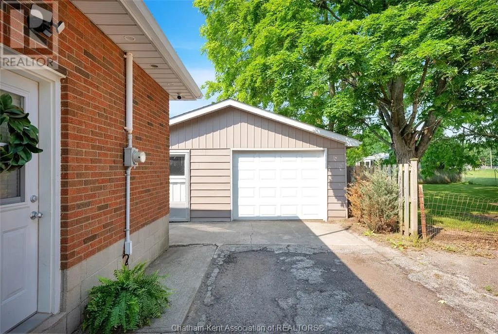 38 Burton AVENUE