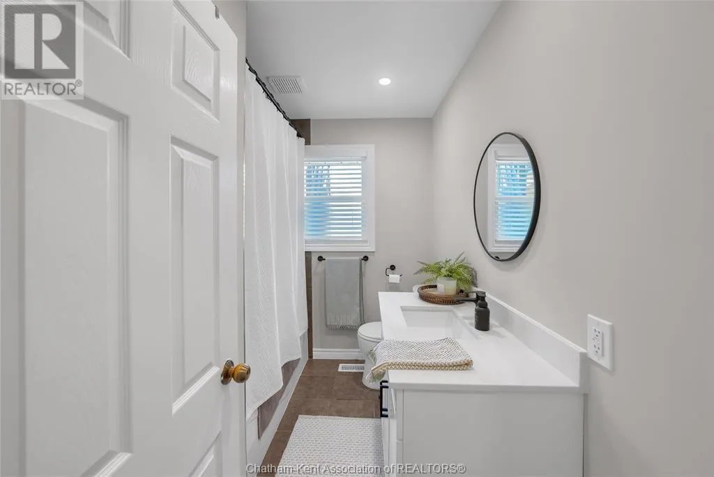 38 Burton AVENUE