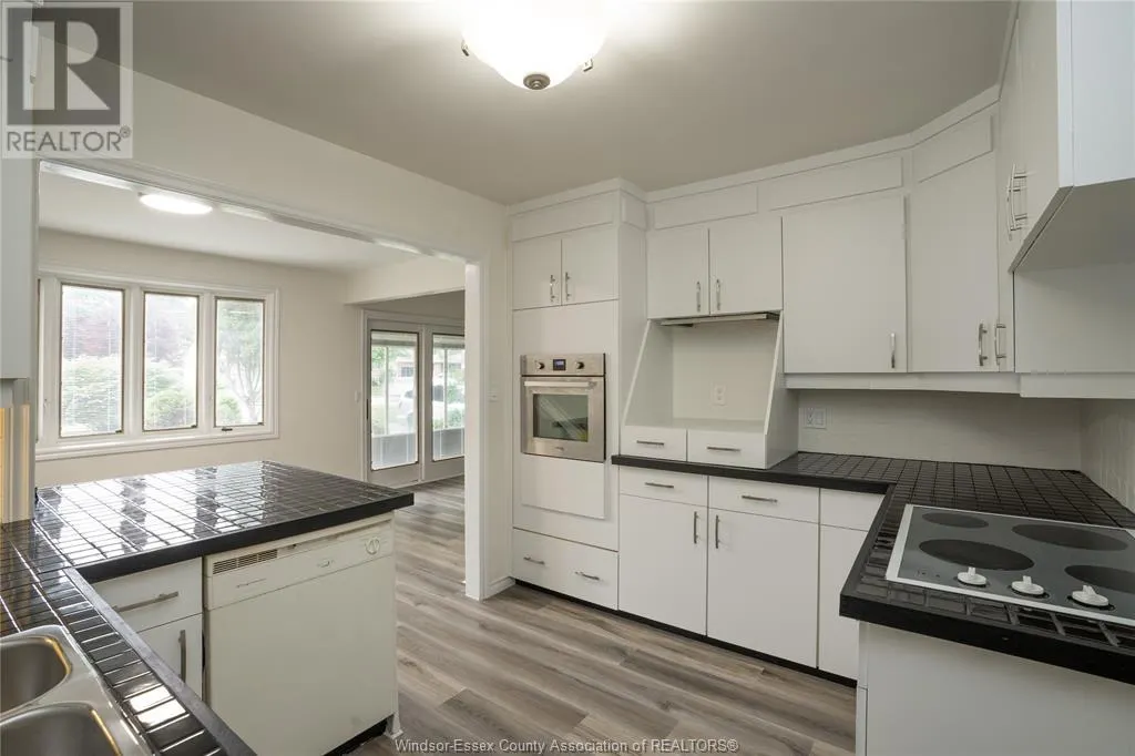 554 LESPERANCE ROAD