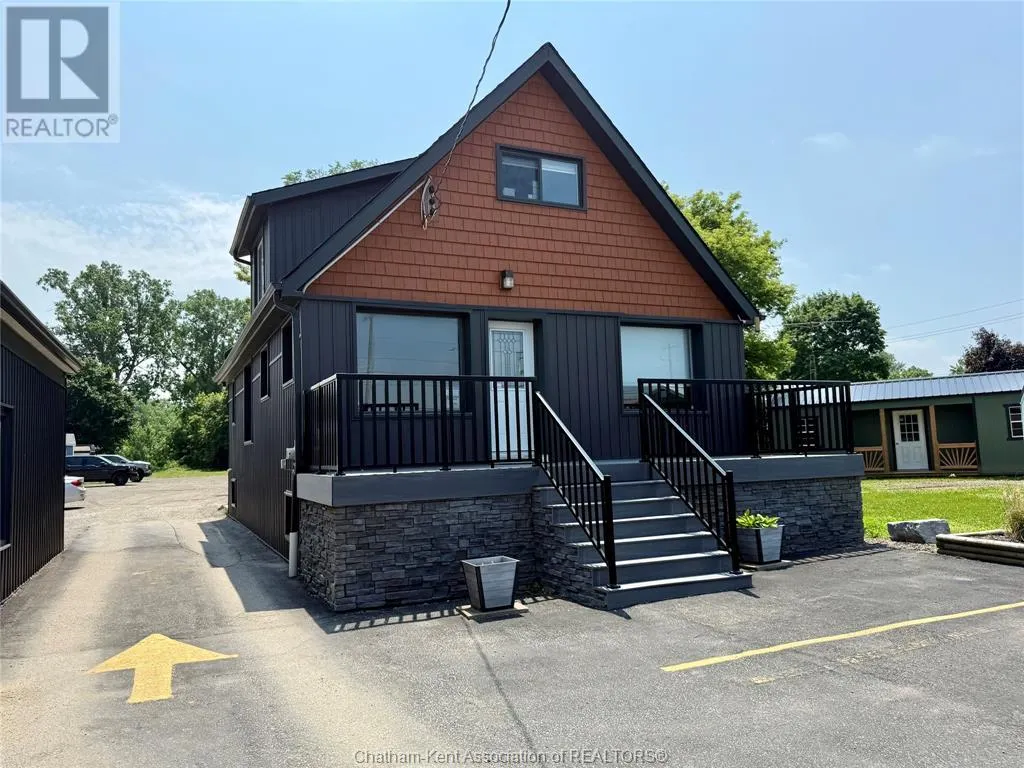 448 Grand AVENUE East