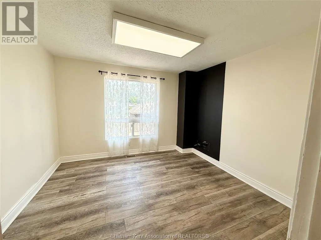 448 Grand AVENUE East