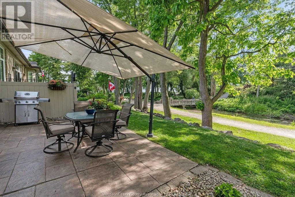 12 LAKESIDE CR