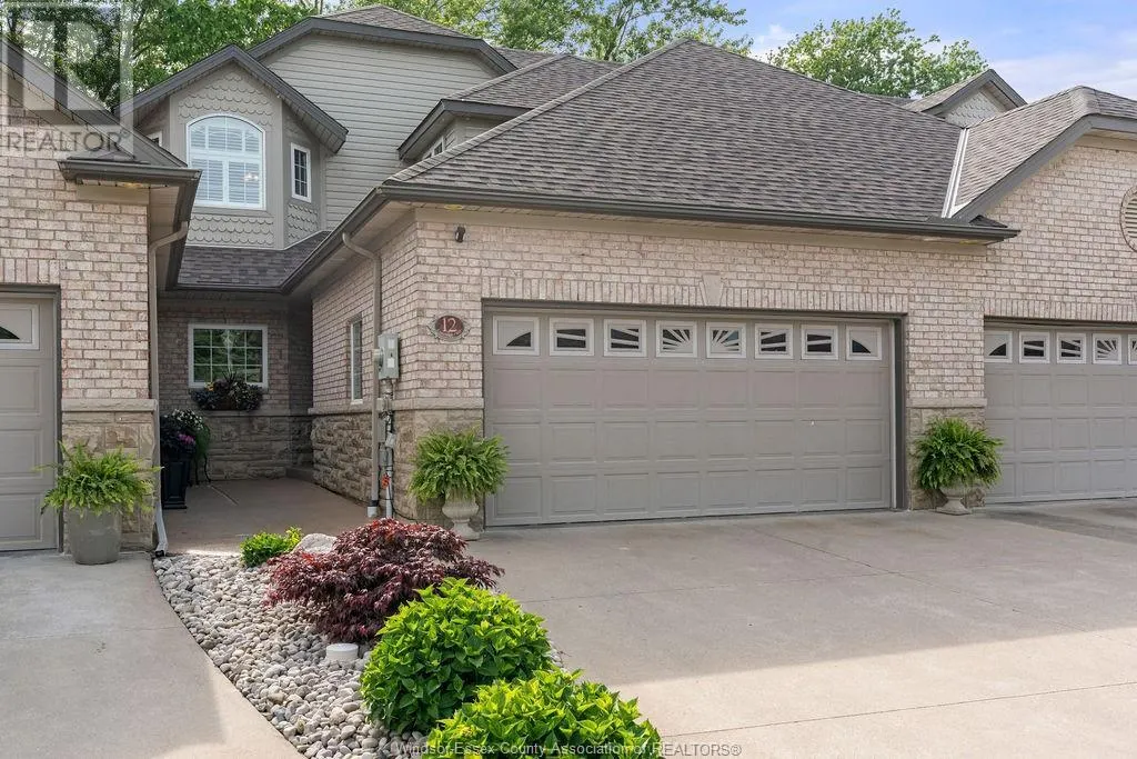 12 LAKESIDE CR