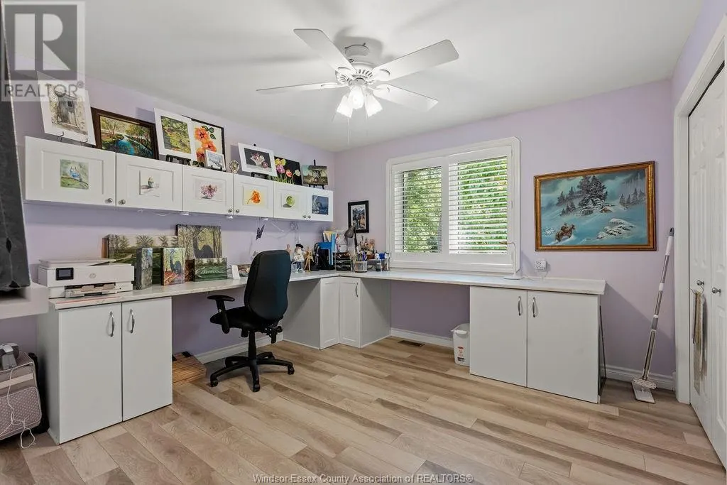 12 LAKESIDE CR