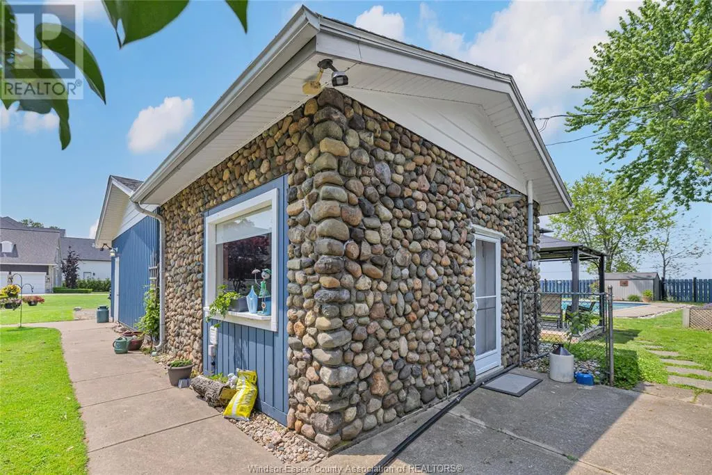 1711 HERITAGE ROAD