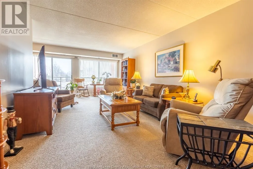 99 ROBSON Unit# 203
