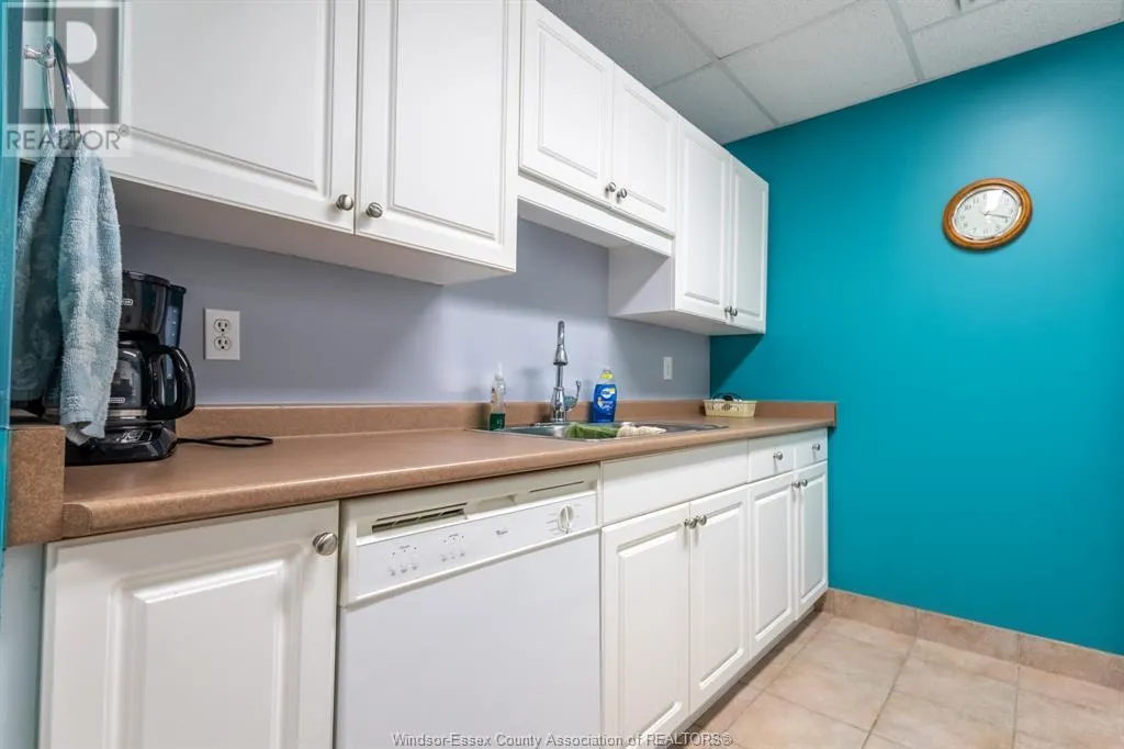 99 ROBSON Unit# 203