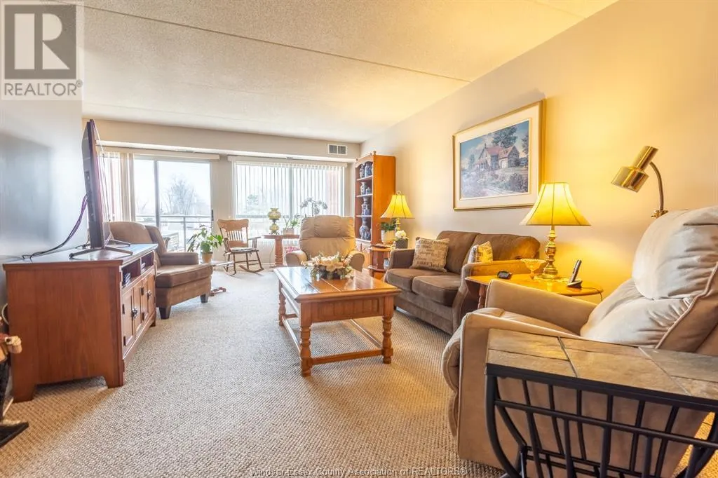 99 ROBSON Unit# 203