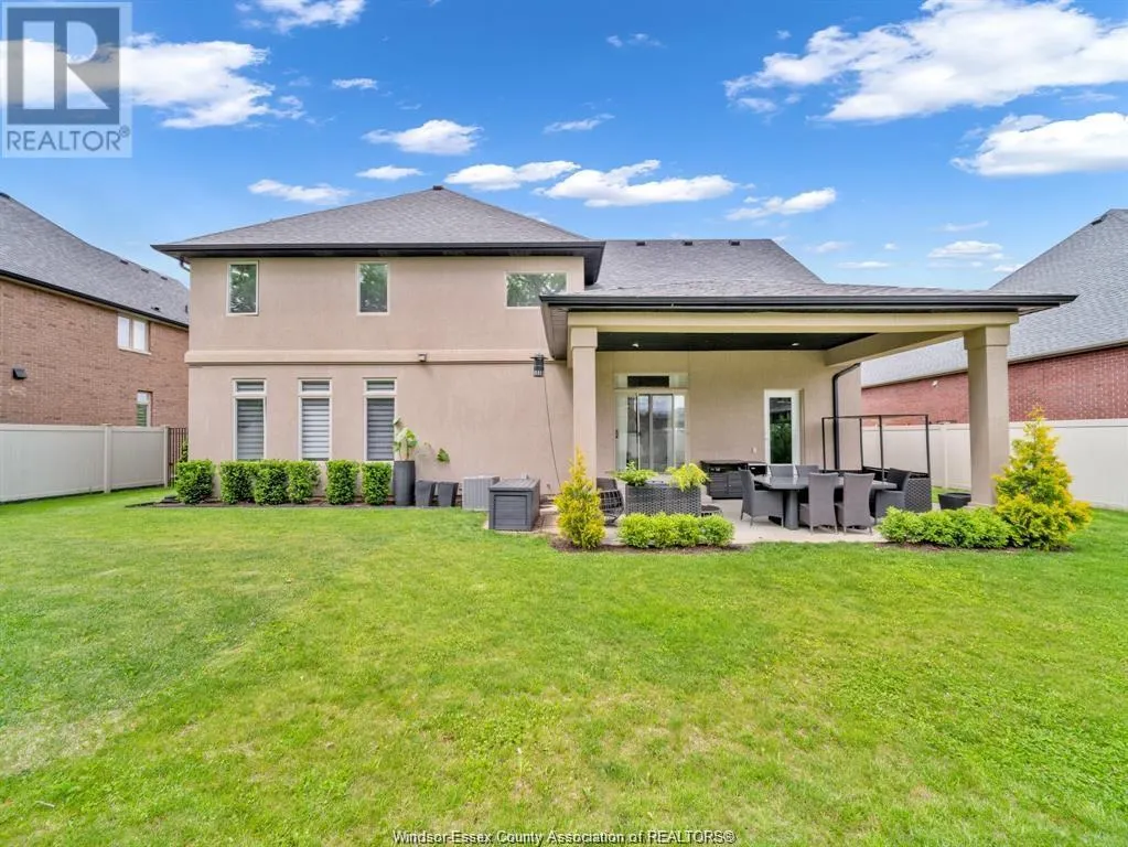 1083 REGENCY CRESCENT