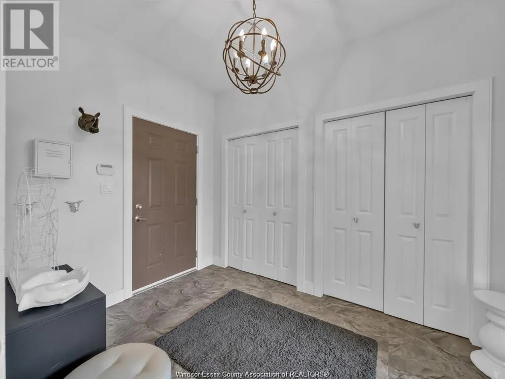 1083 REGENCY CRESCENT