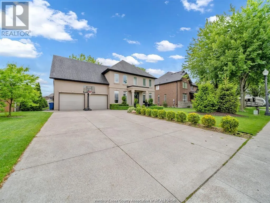 1083 REGENCY CRESCENT