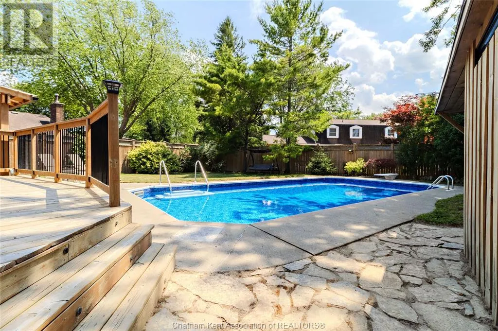 39 Parkwood DRIVE